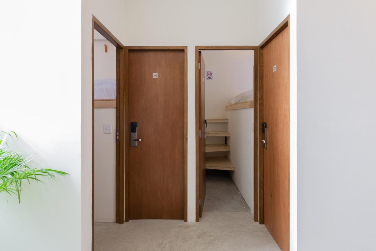 Oostel Smart Hostel - Tulum Pueblo (Adults Only) ภายนอก รูปภาพ